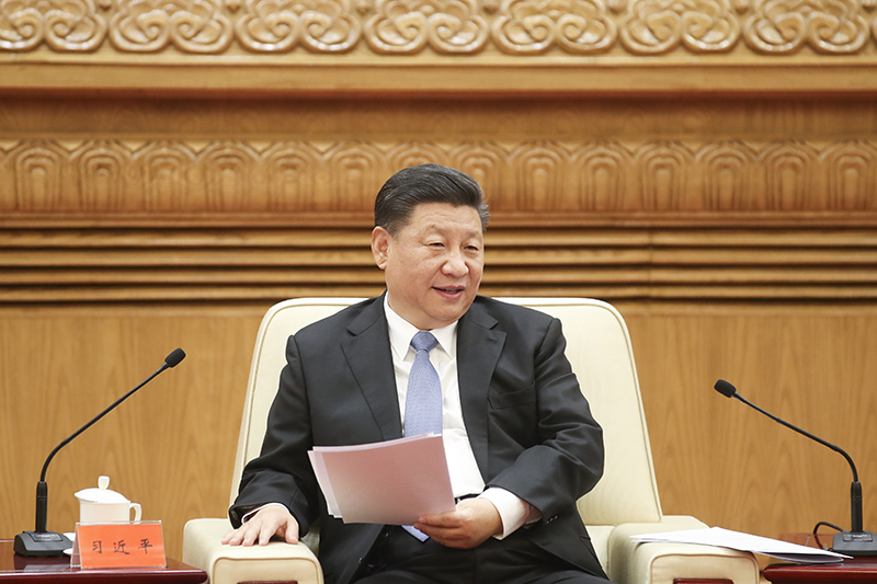 11月12日,国家主席习近平在北京人民大会堂会见香港澳门各界庆祝国家改革开放40周年访问团。